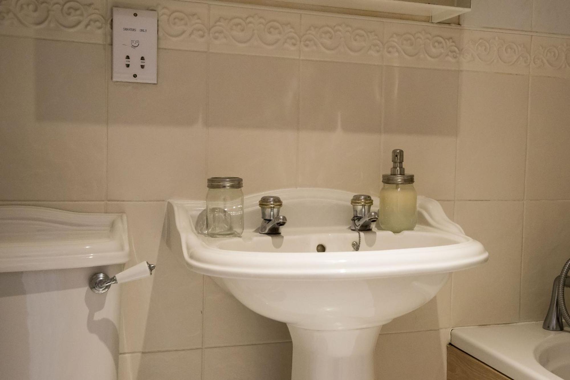 Spacious, 3 Bed House For 6 In Central Chester Exterior photo